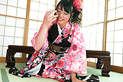 Babe in kimono gives insane Japan blow job  Photo 3