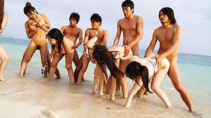 Sexy Curvy Teens Get Guys To Have An Orgy At The Beach